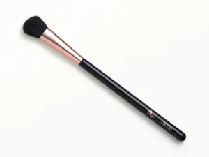 concealer brush for beginners